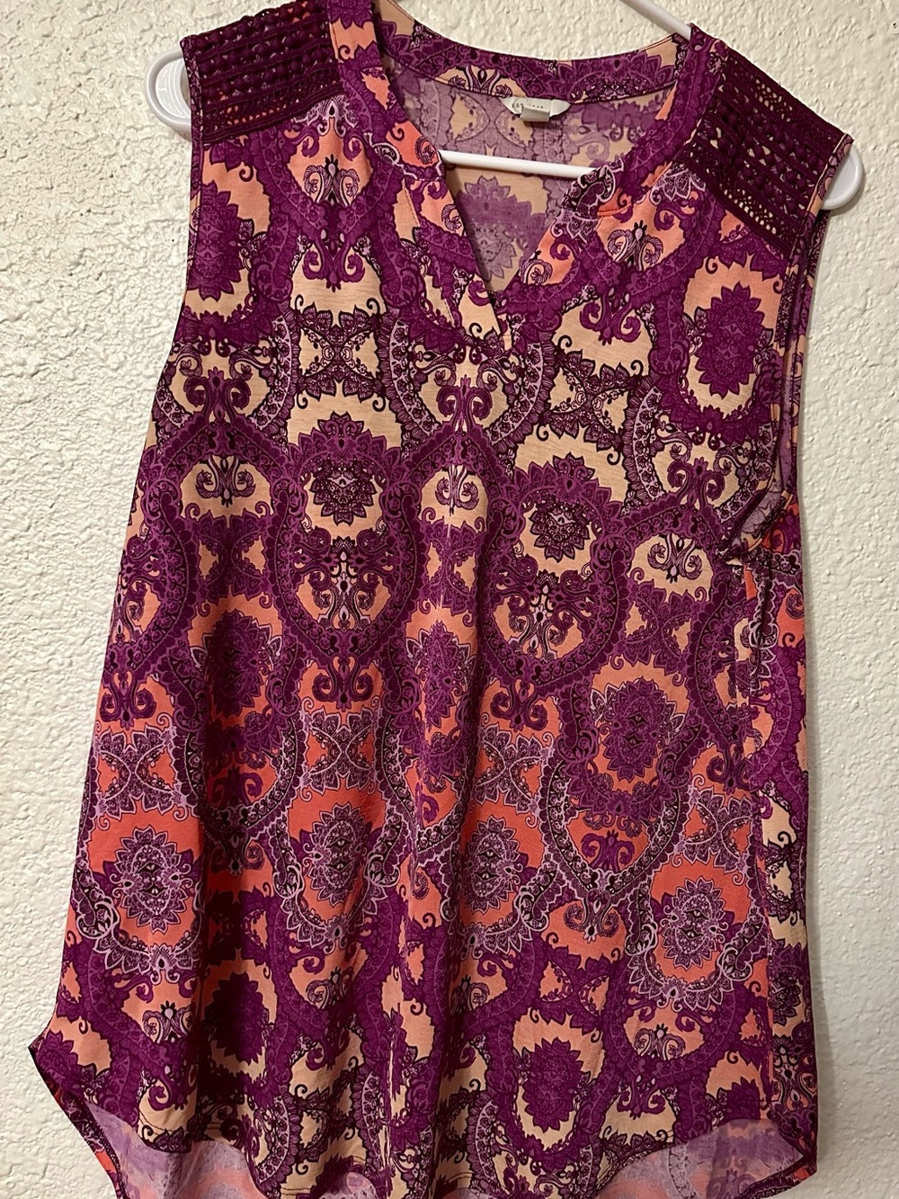 Cato Sleeveless Paisley V-Neck in Purple and Peach